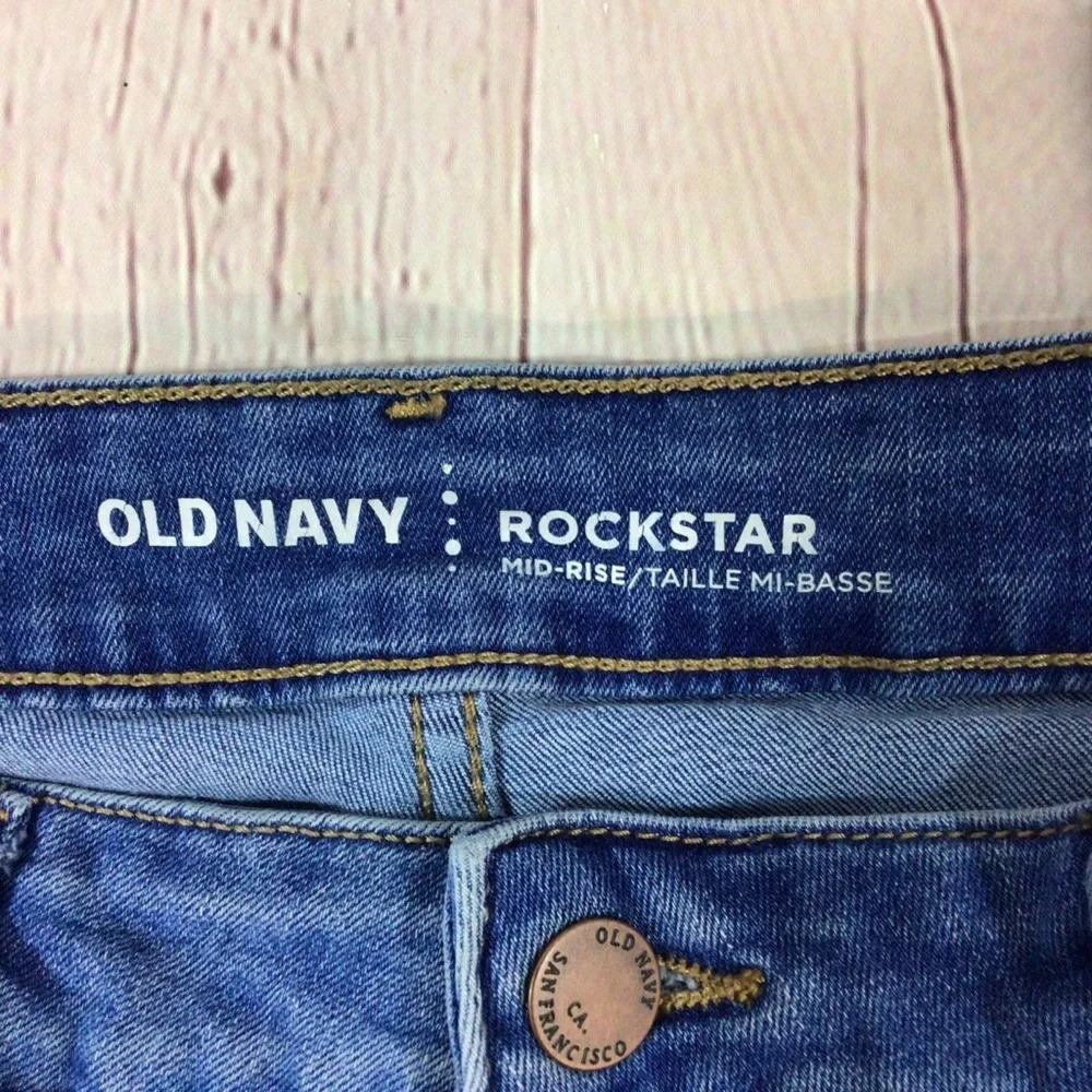 Women’s Old Navy Rock Star Mid-Rise Blue Medium Wash Denim Jeans - Size 6 - Picture 5 of 7